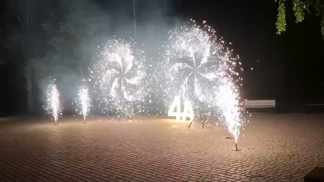 Вертушки, холодные фонтаны - видео г. Казань
